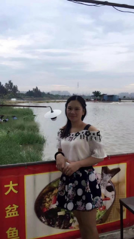 莹莹的第一张照片--中山闪婚服务中心